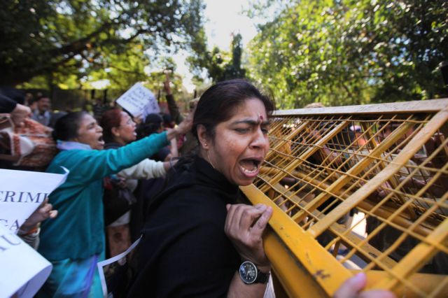 Νεκρός ένας από τους κατηγορούμενους για τον βιασμό της 23χρονης Ινδής